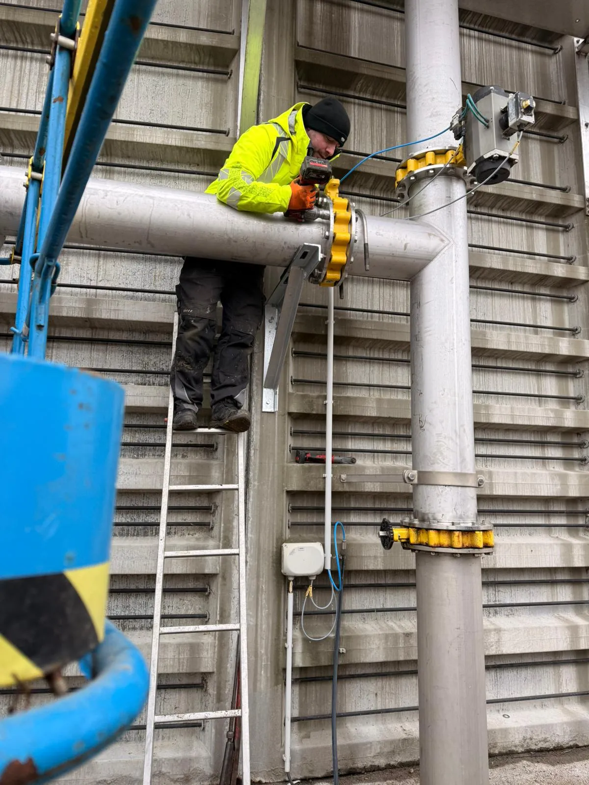 Gasleitung befestigen